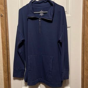 Woman’s size XL Cuddle Dud 1/4 zip pullover with front pocket.